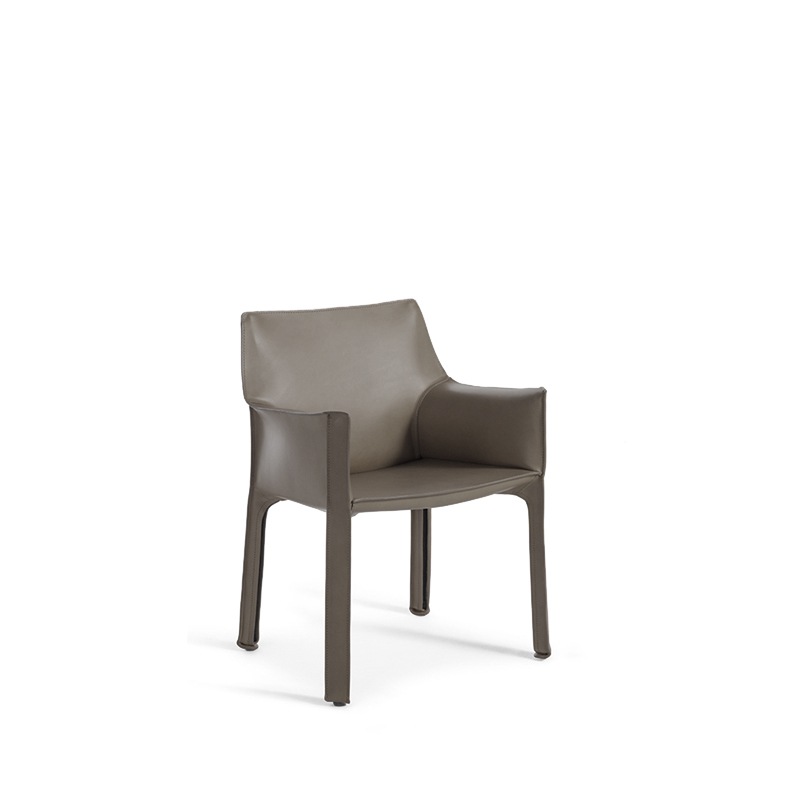 Cassina CAB 413 Armlehnstuhl, Kernleder Talpa