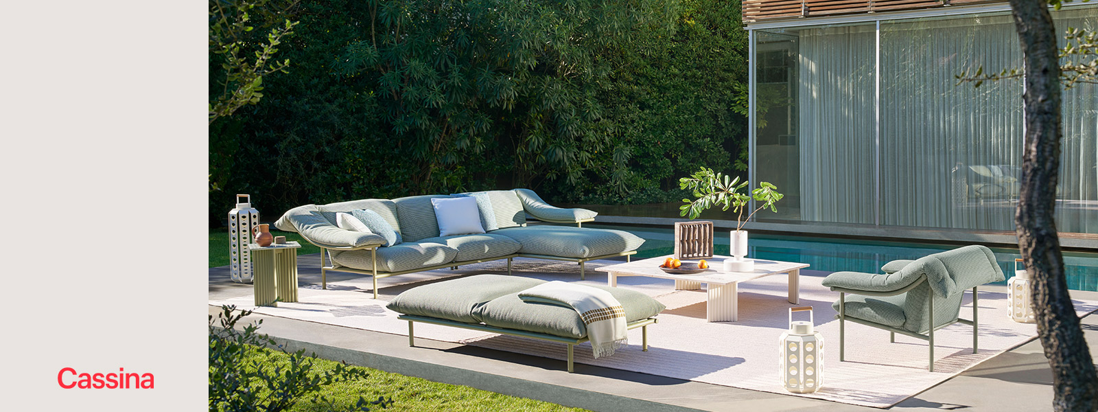 Cassina OUTDOOR Slide background